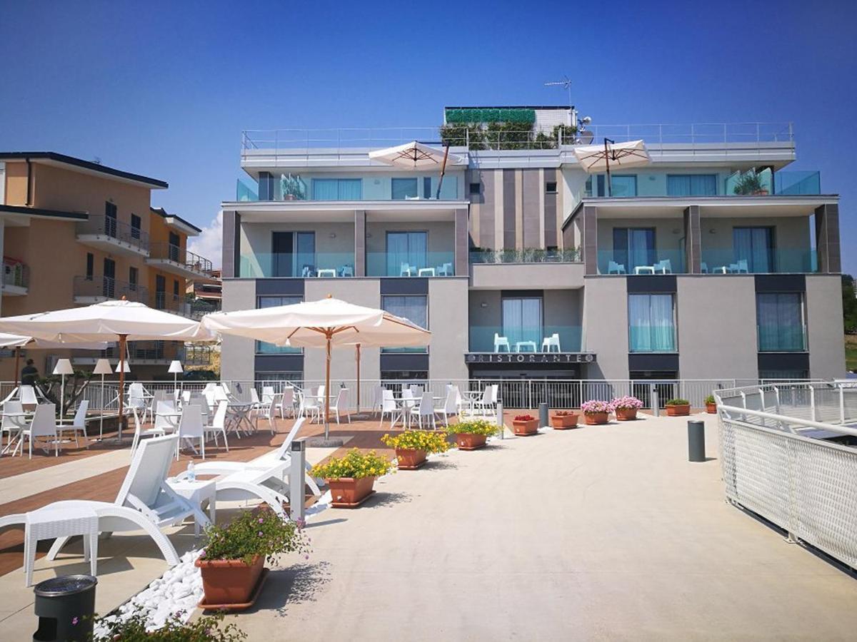 Ambruosi Village Resort & Spa Массиньяно Экстерьер фото
