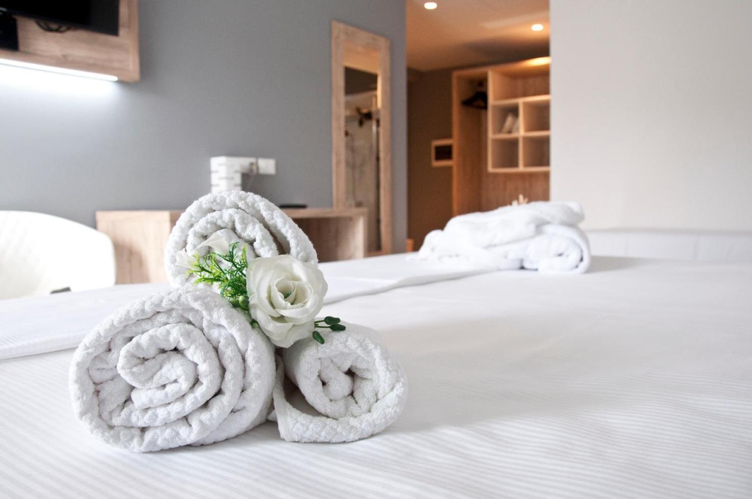 Ambruosi Village Resort & Spa Массиньяно Экстерьер фото
